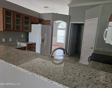 2338 N Cool Springs Drive N - Photo Thumbnail 16