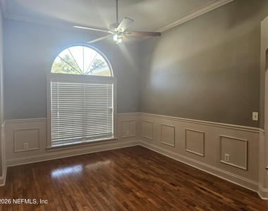 2338 N Cool Springs Drive N - Photo Thumbnail 6