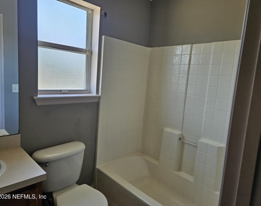 2338 N Cool Springs Drive N - Photo Thumbnail 25