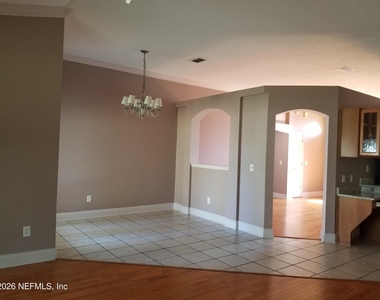 2338 N Cool Springs Drive N - Photo Thumbnail 11