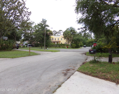 2134 Rosewood Drive - Photo Thumbnail 12