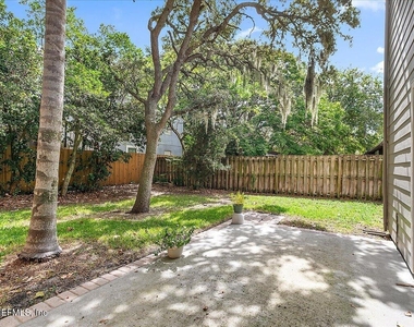 2134 Rosewood Drive - Photo Thumbnail 8