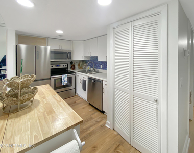 1107 1st Street S - Photo Thumbnail 8
