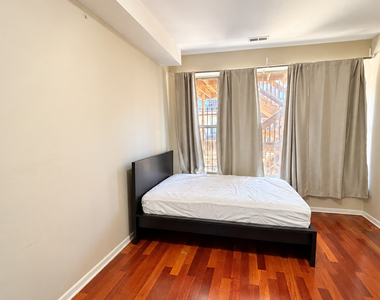 5142 S Ingleside Avenue - Photo Thumbnail 5