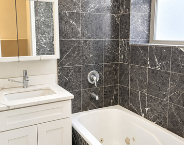 5142 S Ingleside Avenue - Photo Thumbnail 17