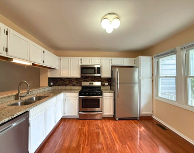 1602 Vermont Drive - Photo Thumbnail 4