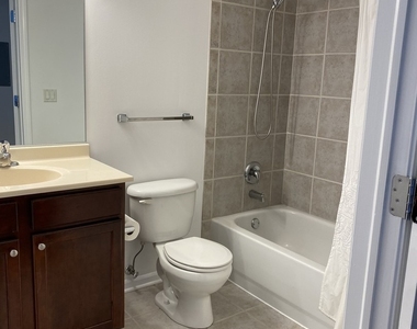 100 N Hermitage Avenue - Photo Thumbnail 9