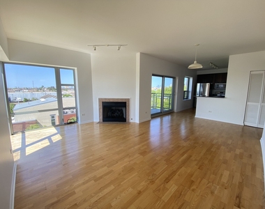 100 N Hermitage Avenue - Photo Thumbnail 1