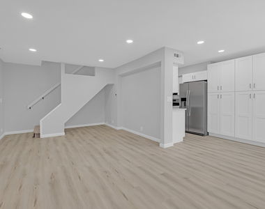 1353 Cove Drive - Photo Thumbnail 1