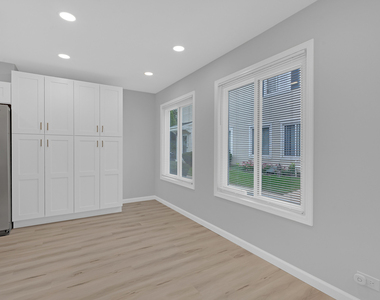 1353 Cove Drive - Photo Thumbnail 4
