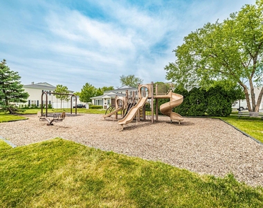 1353 Cove Drive - Photo Thumbnail 18