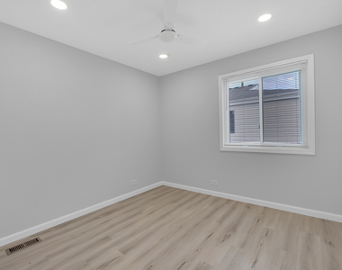 1353 Cove Drive - Photo Thumbnail 11