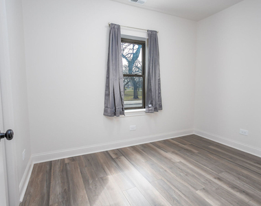 3056 S Keeler Avenue - Photo Thumbnail 7