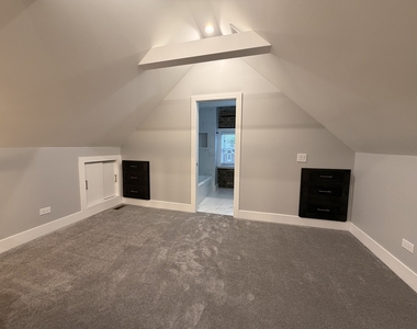 2227 W 21st Street - Photo Thumbnail 11