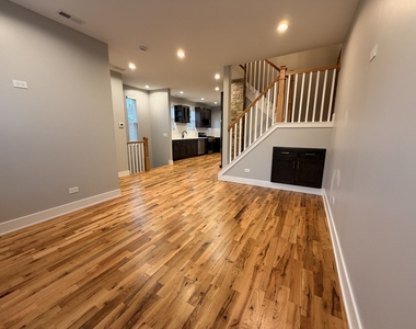 2227 W 21st Street - Photo Thumbnail 3
