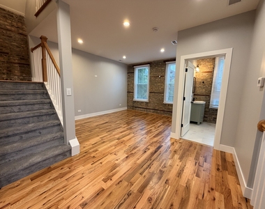 2227 W 21st Street - Photo Thumbnail 4