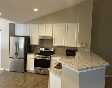 3029 Kentshire Circle - Photo Thumbnail 3