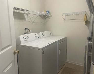 3029 Kentshire Circle - Photo Thumbnail 9