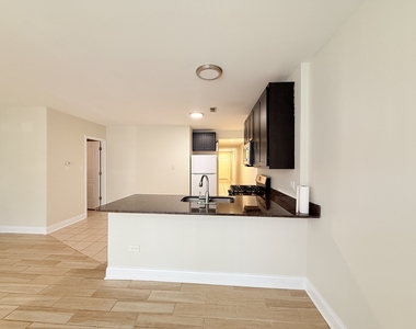 2731 W Polk Street - Photo Thumbnail 3