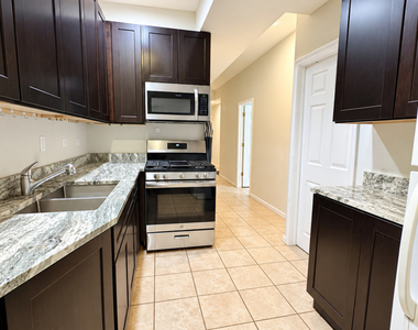 5134 S Ingleside Avenue - Photo Thumbnail 5