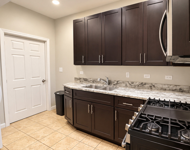 5134 S Ingleside Avenue - Photo Thumbnail 6