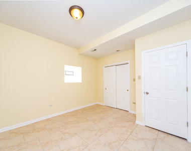 7554 N Claremont Avenue - Photo Thumbnail 8