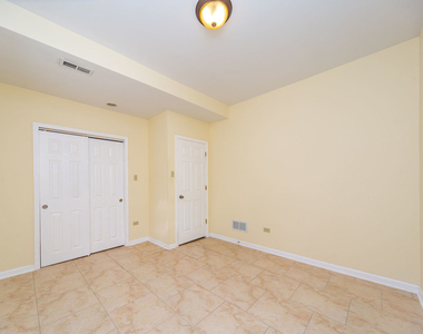 7554 N Claremont Avenue - Photo Thumbnail 9