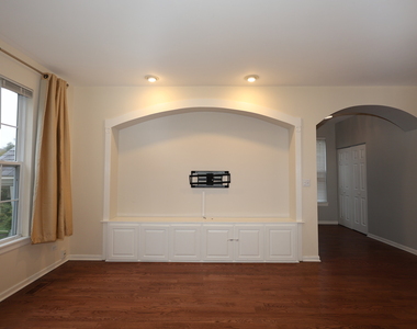 1139 Georgetown Way - Photo Thumbnail 3