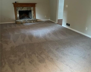 1081 Colony Drive - Photo Thumbnail 15