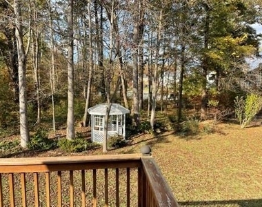 1081 Colony Drive - Photo Thumbnail 3