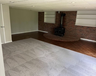 1081 Colony Drive - Photo Thumbnail 25
