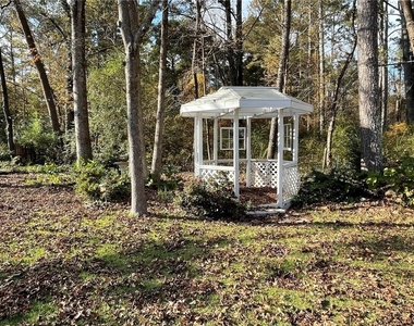 1081 Colony Drive - Photo Thumbnail 11