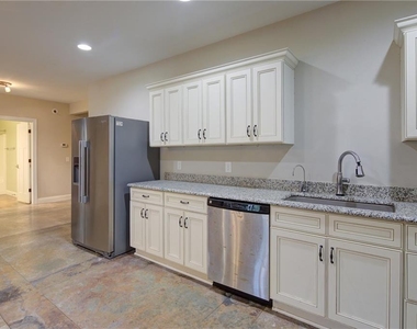 8365 Wallace Wood Road - Photo Thumbnail 4