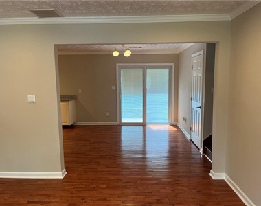 2237 Scotty Cir - Photo Thumbnail 2