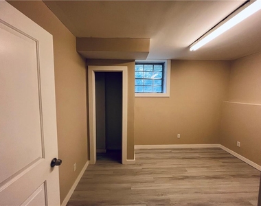 2237 Scotty Cir - Photo Thumbnail 13