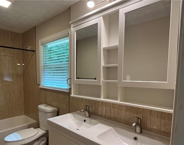 2237 Scotty Cir - Photo Thumbnail 9