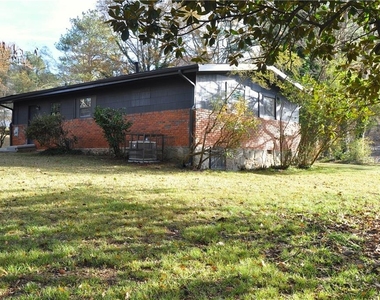 2351 Pinewood Drive - Photo Thumbnail 13