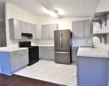 2351 Pinewood Drive - Photo Thumbnail 3
