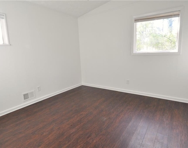 2351 Pinewood Drive - Photo Thumbnail 8
