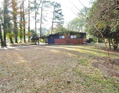 2351 Pinewood Drive - Photo Thumbnail 2