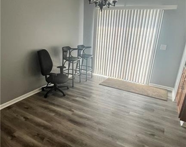 1044 Prestwyck Court - Photo Thumbnail 13