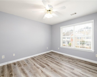 1044 Prestwyck Court - Photo Thumbnail 22