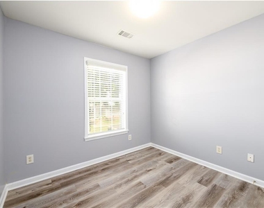 1044 Prestwyck Court - Photo Thumbnail 21