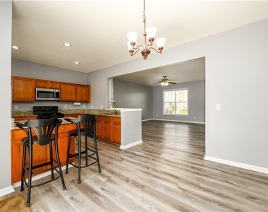 1044 Prestwyck Court - Photo Thumbnail 14