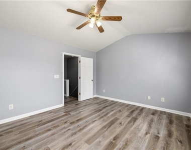 1044 Prestwyck Court - Photo Thumbnail 17