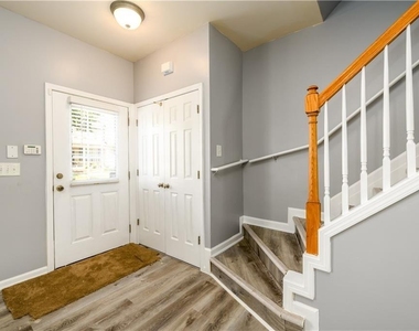 1044 Prestwyck Court - Photo Thumbnail 2
