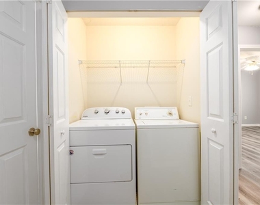1044 Prestwyck Court - Photo Thumbnail 27