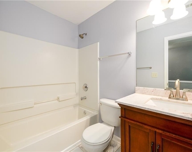 1044 Prestwyck Court - Photo Thumbnail 24