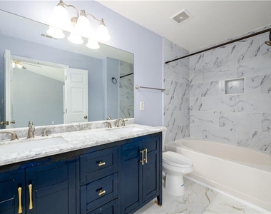 1044 Prestwyck Court - Photo Thumbnail 18