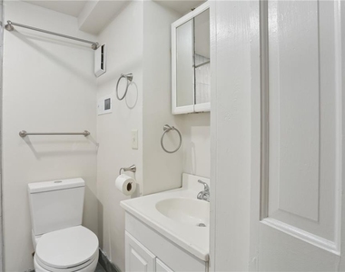 570 Woodward Avenue Se - Photo Thumbnail 15